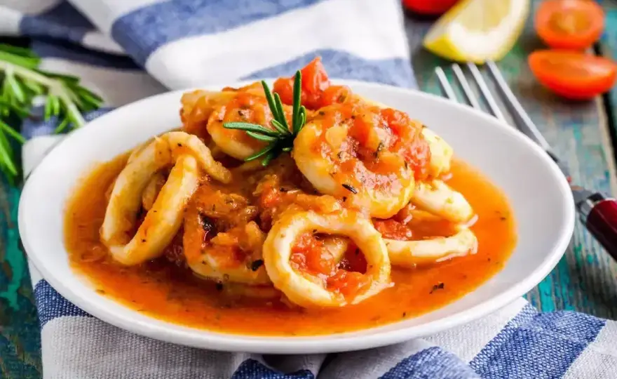 Calamari in umido perfetti - La ricetta per non farli gommosi
