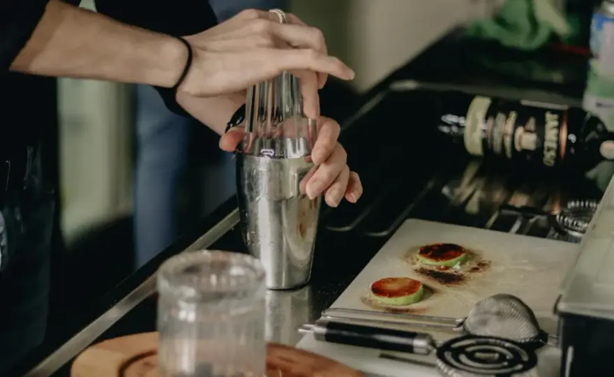 Drinki na ciepło - Jak je przygotować, by nie stracić aromatu?