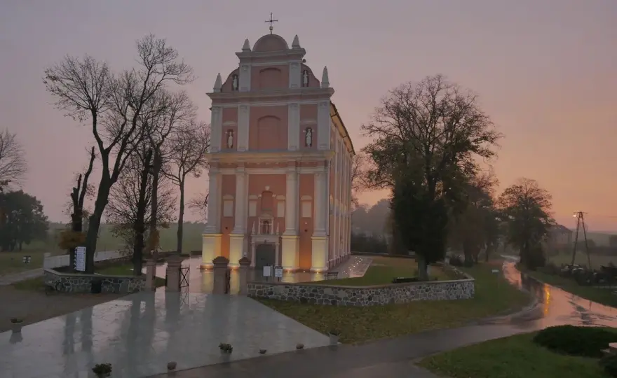Sanktuarium w Skrzatuszu: historia, cuda i znaczenie dla pielgrzymów