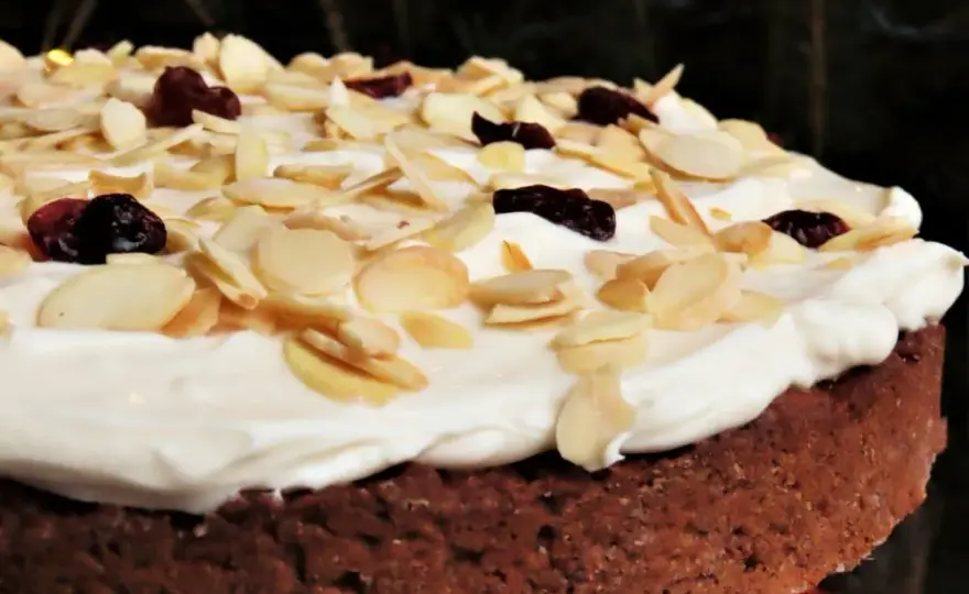 Proste ciasto z bananami i daktylami bez cukru: najlepszy przepis fit