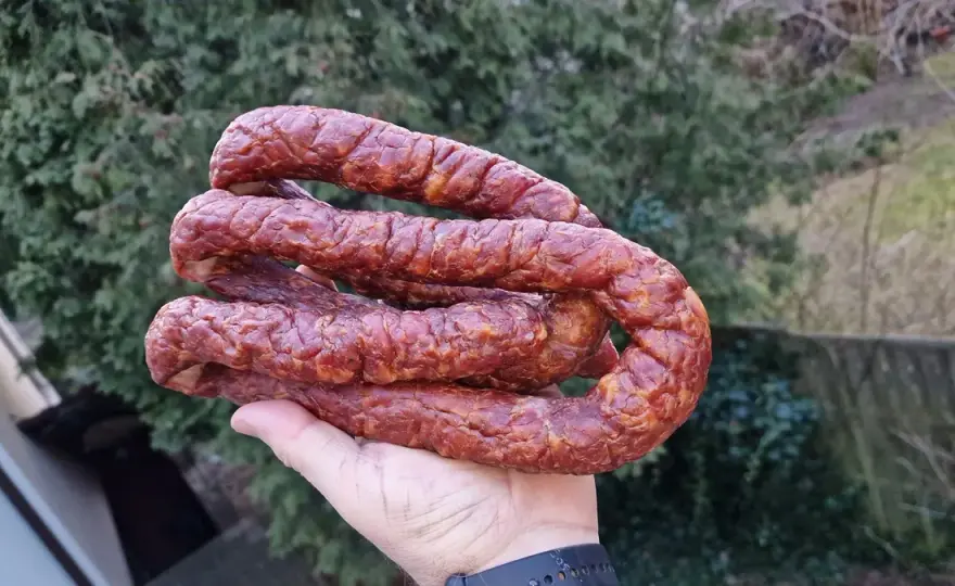 Przepis dziadka na kiełbasę swojską, która oczaruje smakiem