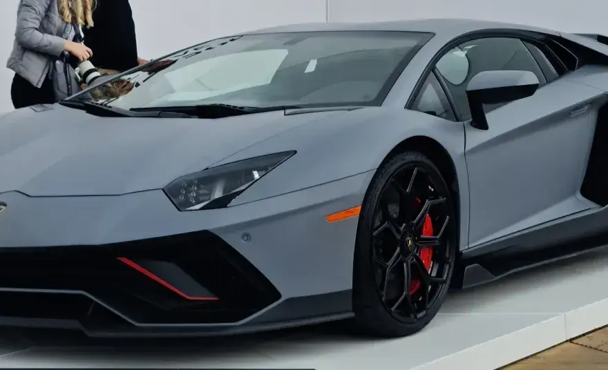 Ile koni mechanicznych ma Lamborghini? Zaskakujące różnice w mocach