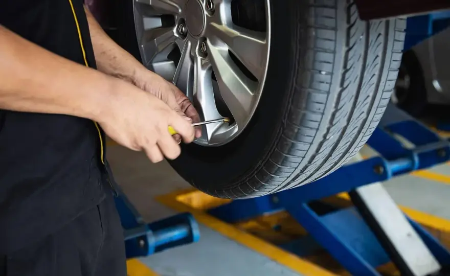 Jak działa wulkanizacja? Zrozum mechanizmy poprawy gumy