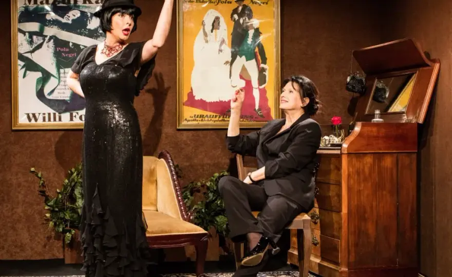 Jak się ubrać do teatru buffo, by nie popełnić faux pas?