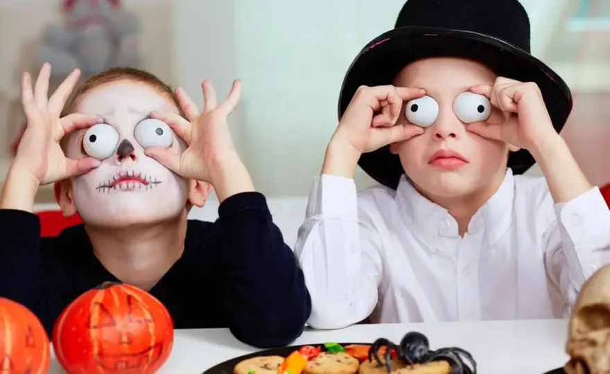 Jak samodzielnie zrobić strój na Halloween dla dzieci – proste pomysły DIY