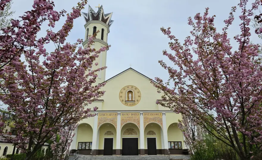 Sanktuarium Piaseczno - historia, cuda i pielgrzymki w jednym miejscu