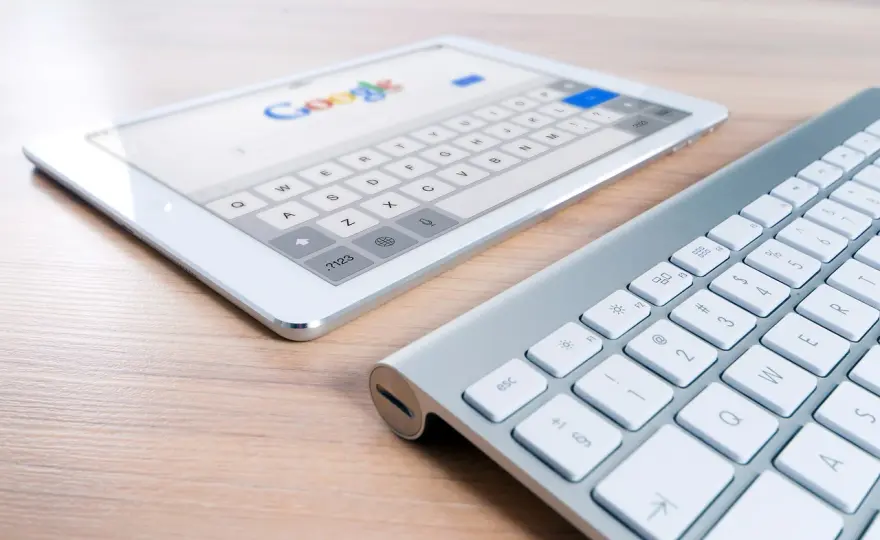Rola seo w podnoszeniu online widoczności w platformach społecznościowych.