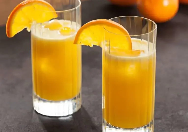Szybki przepis na pyszny drink cytrusowy w Thermomixie, który zaskoczy gości