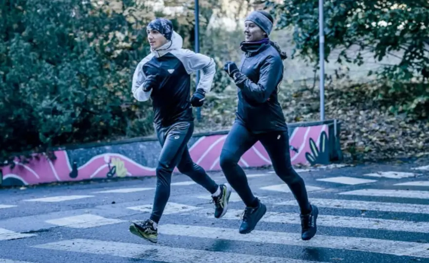 Jak się ubrać na bieganie w zimę, aby uniknąć zimna i dyskomfortu