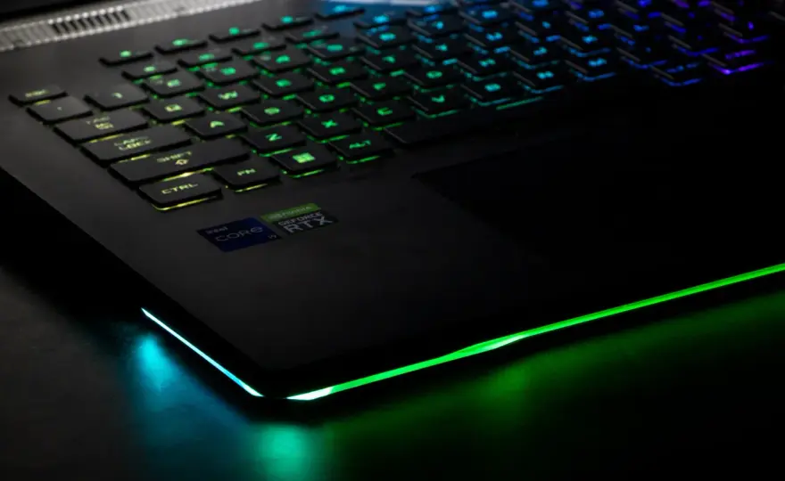 Jak wybrać laptop do gier? Kluczowe parametry i wskazówki