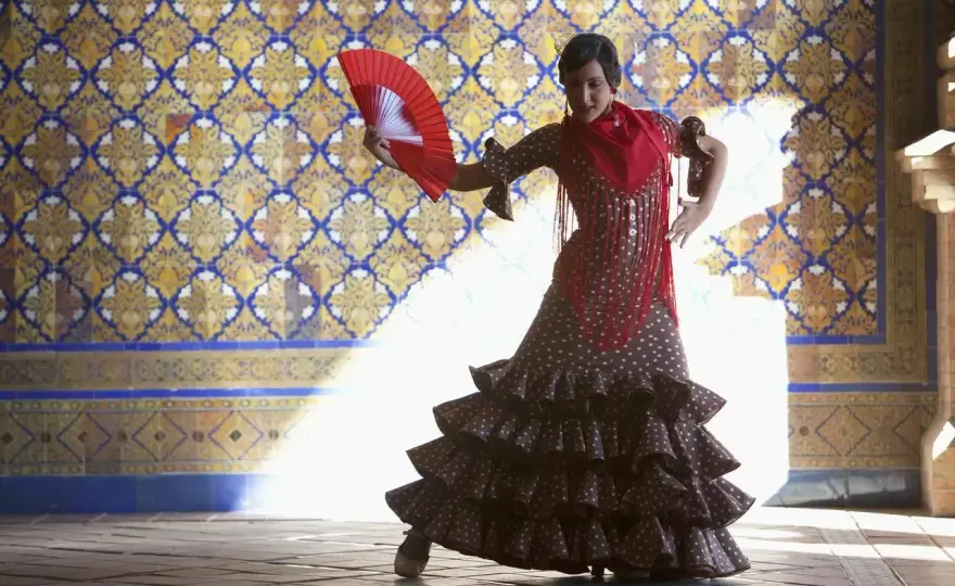 Jak hiszpański ubiór wpływa na taniec Flamenco i jego magię