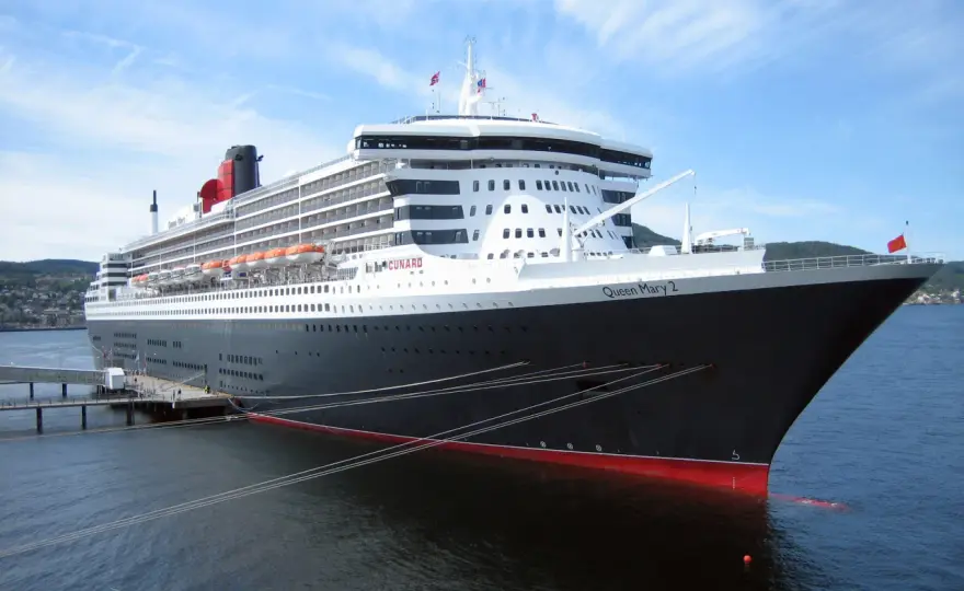 Ile kosztuje rejs Queen Mary 2? Ceny, co obejmują i porady dla pasażerów