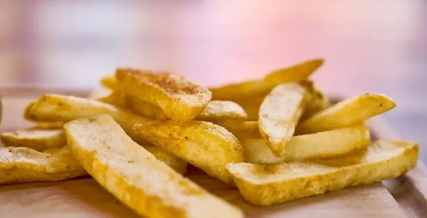 Ile się robi frytki w piekarniku? Sprawdź idealny czas pieczenia