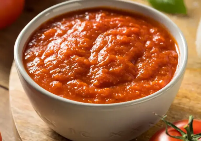 Najlepszy sos pomidorowy do pizzy: proste przepisy i porady