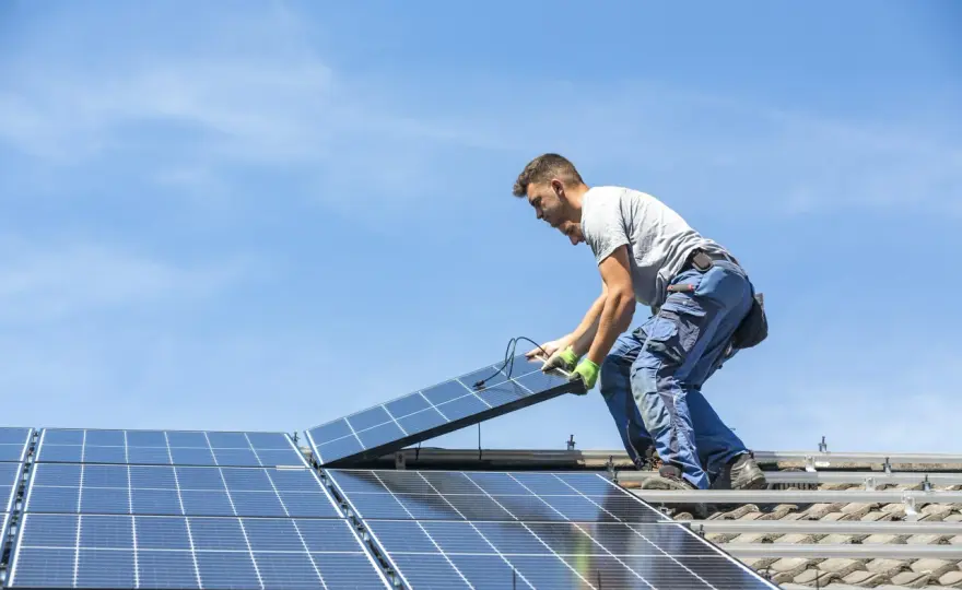 Fotowoltaika z magazynem energii - jak działa i czy warto?