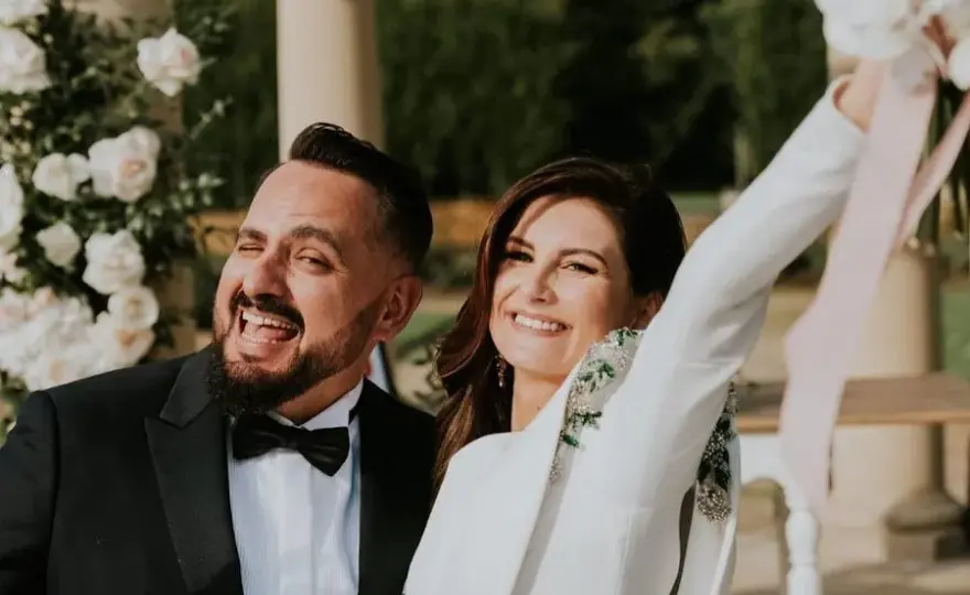 Ile lat ma żona Agustina Egurroli? Odkryj tajemnice jej wieku!