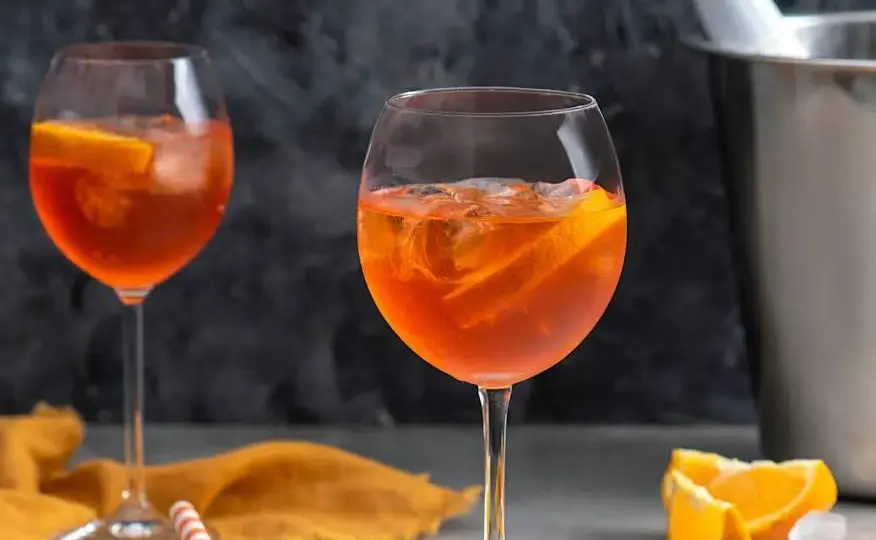 Jak zrobić drink Aperol Spritz - prosty przepis, który zachwyca
