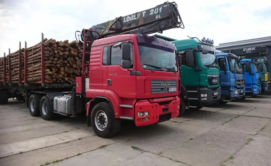  Samochody ciężarowe do transportu drewna - jakie wybrać, żeby transport był bezpieczny i opłacalny?