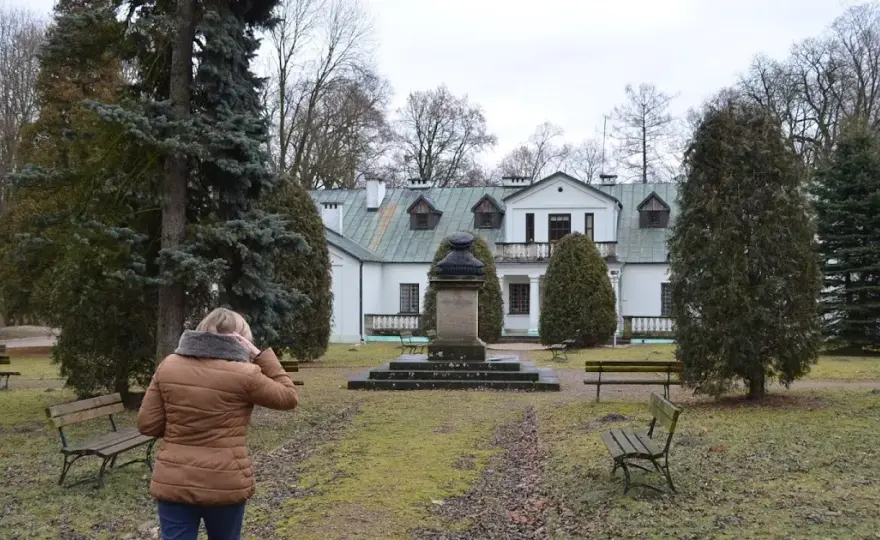 Gdzie urodził się Mikołaj Rej? Historia Żurawna i jego znaczenie.