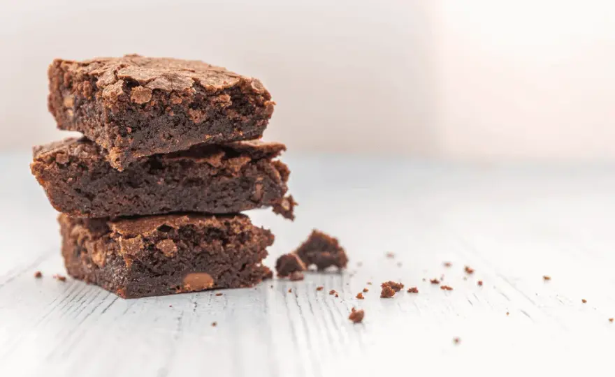 Najszybsze brownie z 3 składników: prosty przepis na pyszne ciasto