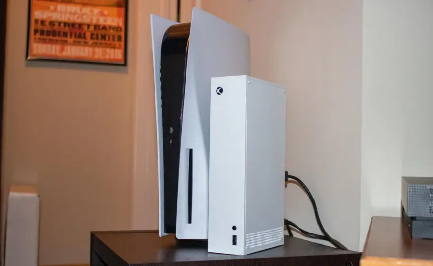 PS5 czy Xbox Series S - który wybór przyniesie więcej radości?