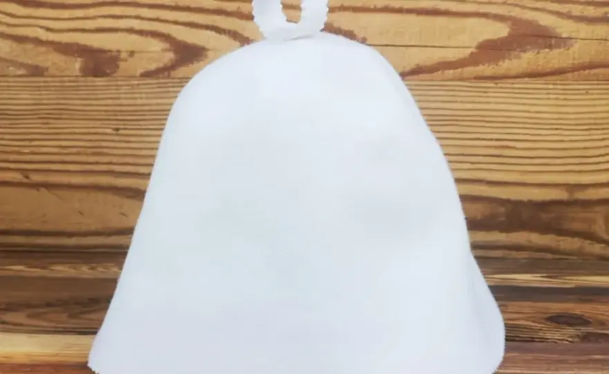 Czapka na saunę po co? Poznaj korzyści dla komfortu i zdrowia