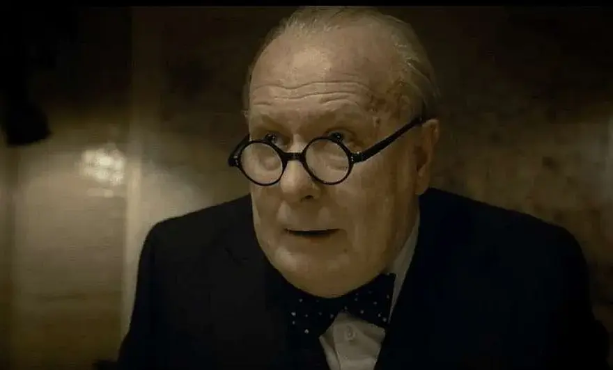 Gary Oldman jako Churchill w Czasie Mroku: Porywająca kreacja