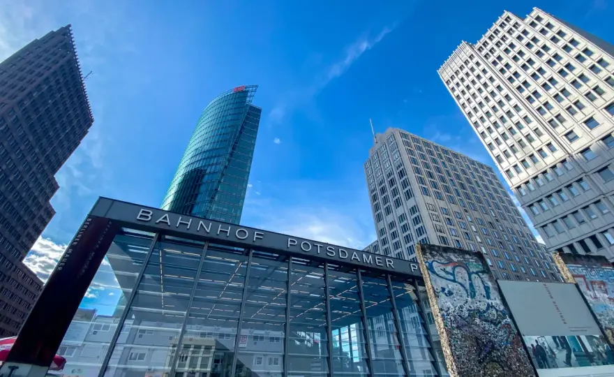 Jak najtaniej dojechać do Berlina? Odkryj tanie opcje transportu