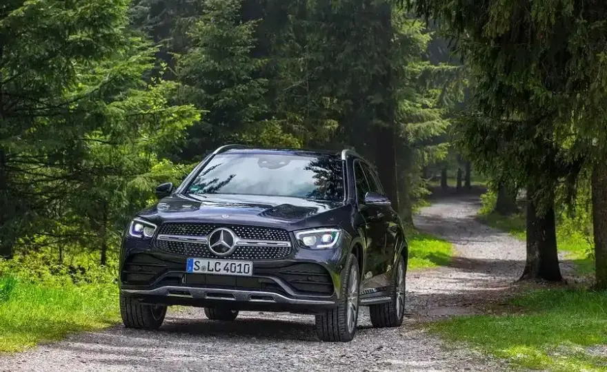 Mercedes GLC benzyna czy diesel - co wybrać dla oszczędności?