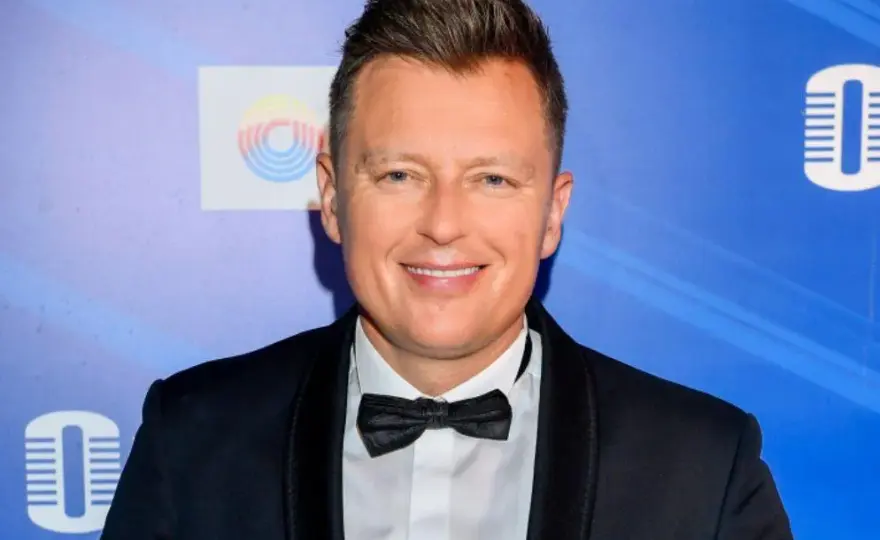Ile lat ma Rafał Brzozowski? Zaskakujące fakty o jego wieku!