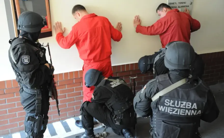 Ile trwa rekrutacja do służby więziennej? Poznaj szczegóły procesu