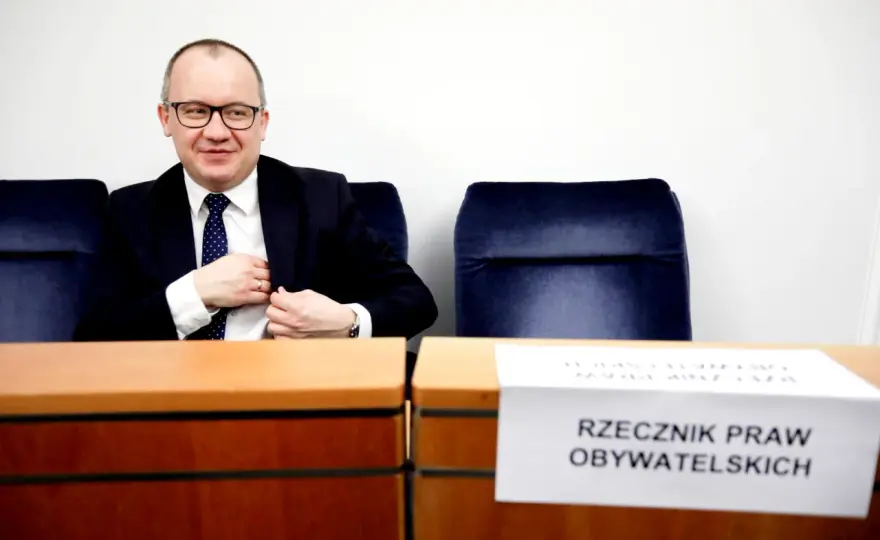 Demokracja hybrydowa: Jak wpływa na stabilność polityczną i opozycję