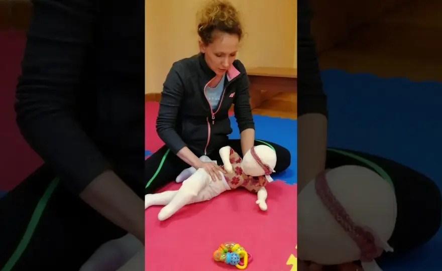 Jak nauczyć dziecko siadać z pozycji leżącej w prosty sposób