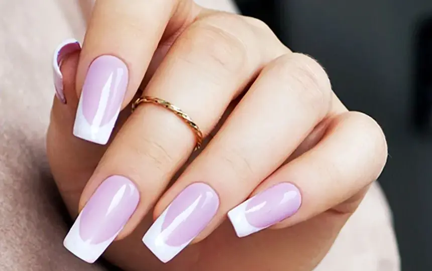 Jaki lakier do French manicure wybrać, aby uzyskać perfekcyjny efekt?