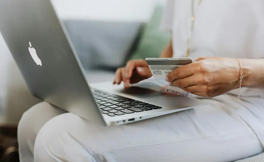 Wybór Platformy E-commerce: WordPress, Shopify czy Inna?