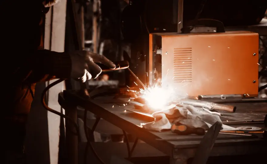 Jakie innowacje wprowadzają nowoczesne spawarki laserowe?