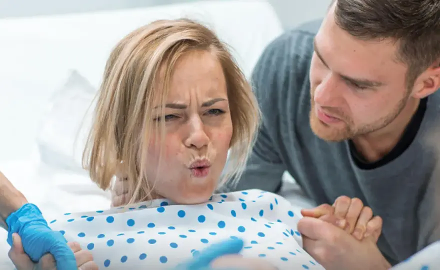 Czy poród boli? Poznaj prawdę i skuteczne metody łagodzenia
