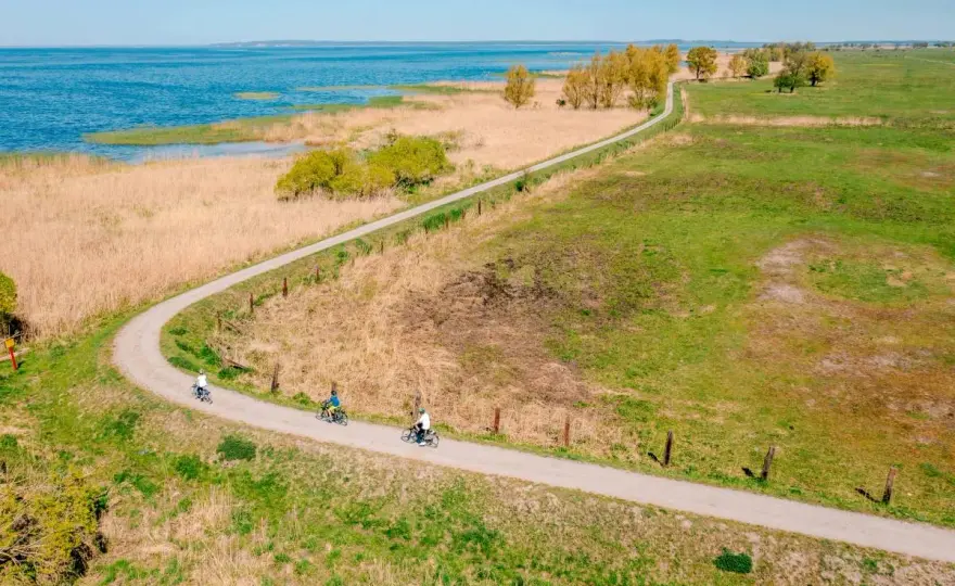 Trasa rowerowa wokół Zalewu Szczecińskiego - piękne widoki i atrakcje