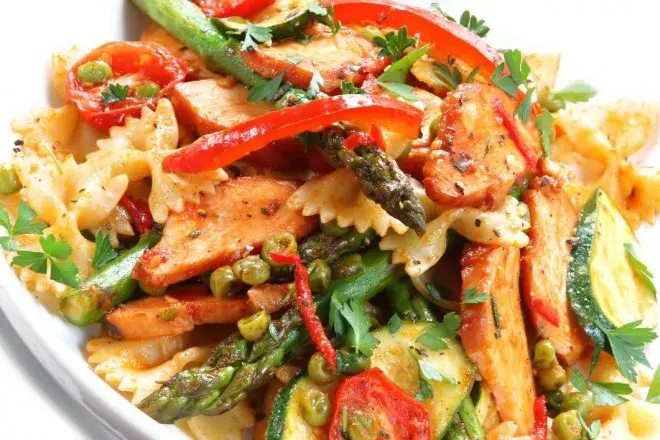 Dietetyczna kolacja do 200 kcal - 7 szybkich przepisów fit