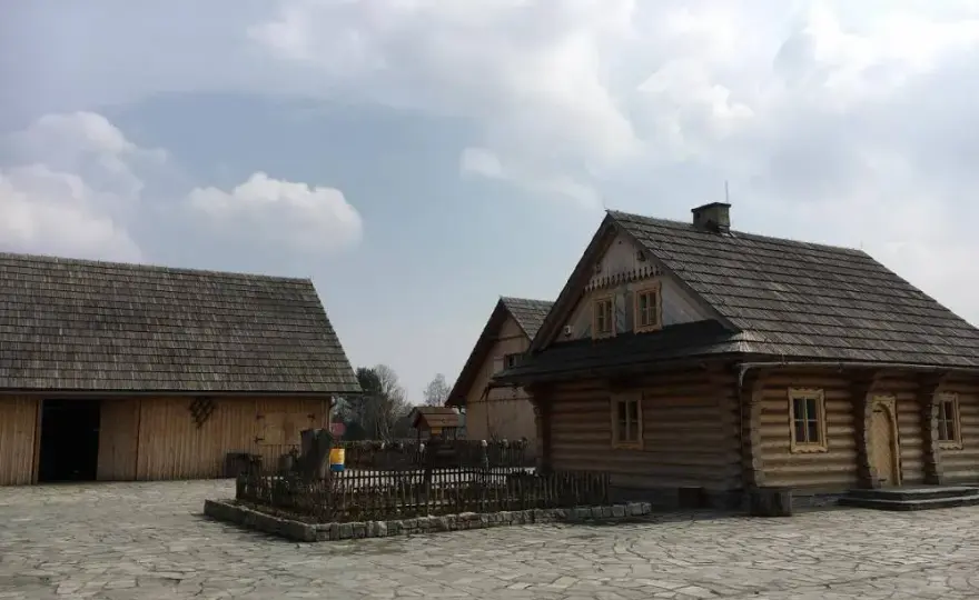 Skansen Ochaby – odkryj unikalne tradycje i atrakcje w sercu wsi