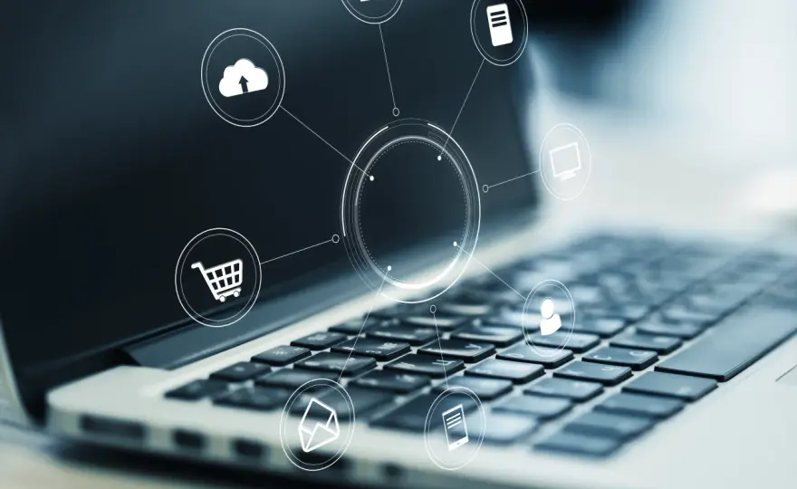 Jak wybrać odpowiednią platformę internetową? Od szybkich płatności po rejestrację bez formalności