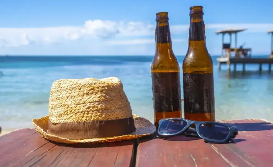 Jak przewieźć alkohol na Malediwy i uniknąć kłopotów z prawem