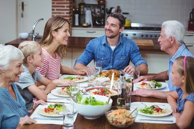 Obiad z rodzicami co ugotować? Inspirujące przepisy dla każdego smaku