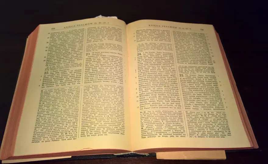 Czy Stary Testament obowiązuje katolików? Co warto wiedzieć o jego znaczeniu