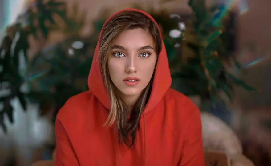 Damska bluza oversize w streetwearze – jak stworzyć modny look?