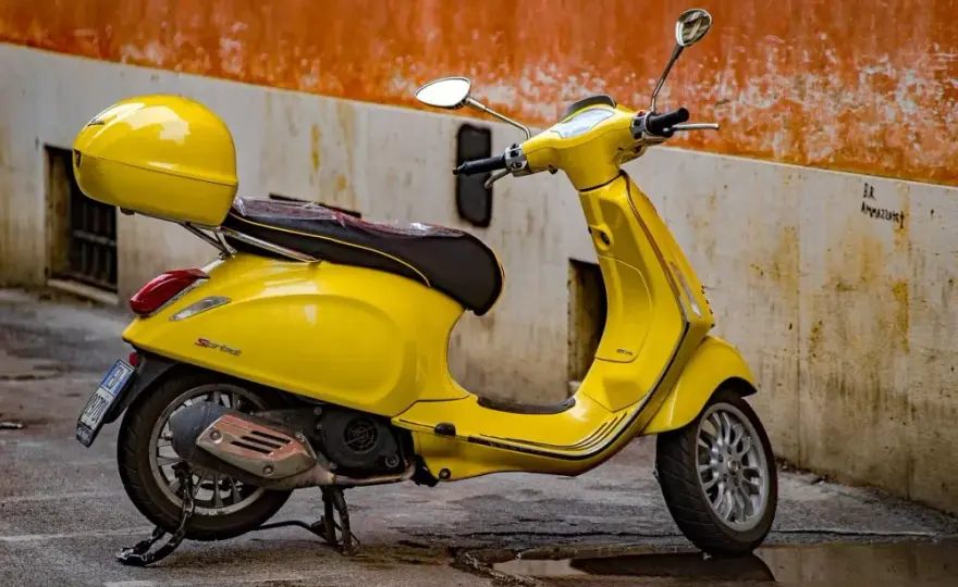 Ile kosztuje ubezpieczenie motoroweru? Sprawdź ceny i porównania