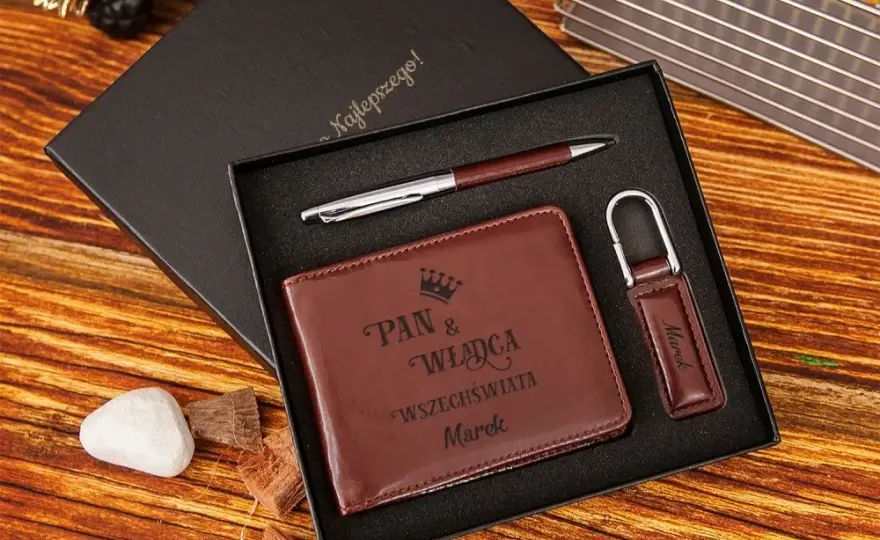 Ile dać na 18 koledze? Odpowiednie kwoty i pomysły na prezent