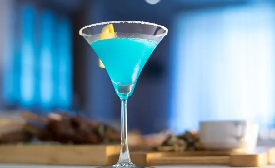 Drink z kamikaze – składniki, przepis i najlepsze wariacje do wypróbowania
