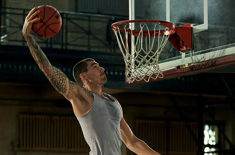 Najlepsze filmy o koszykówce na Netflixie – ranking i recenzje