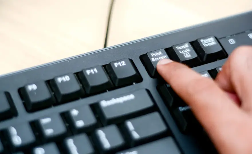 Jak zrobić zdjęcie ekranu komputera: proste metody dla Windows i macOS